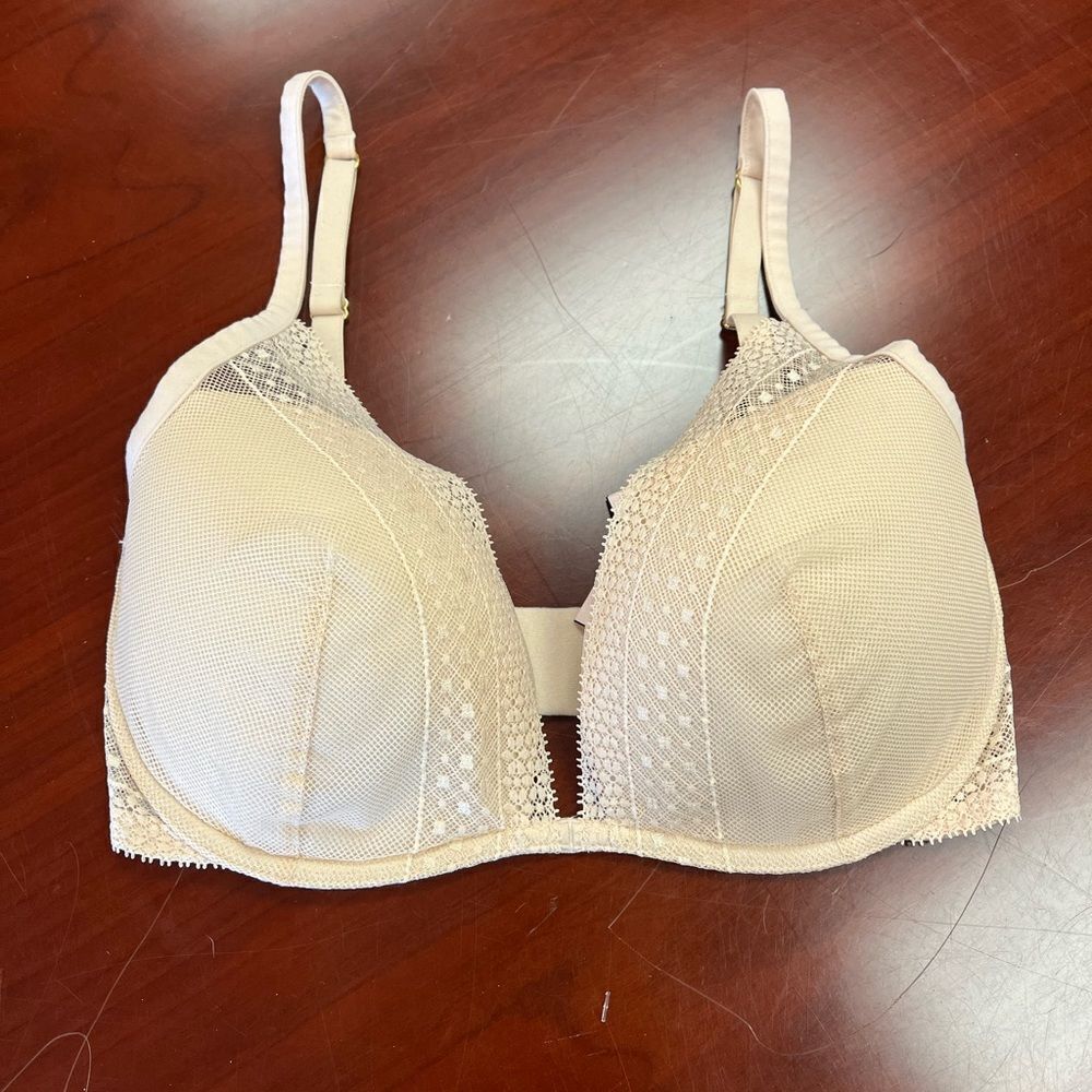 VS Incredible by Victoria’s Secret Plunge Bra sz 32DDD NWOT